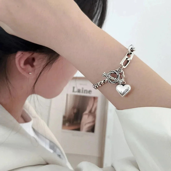 925 Sterling Silver Chunky Heart Dangle Chain Link Toggle Bracelet - Picture 2 of 6